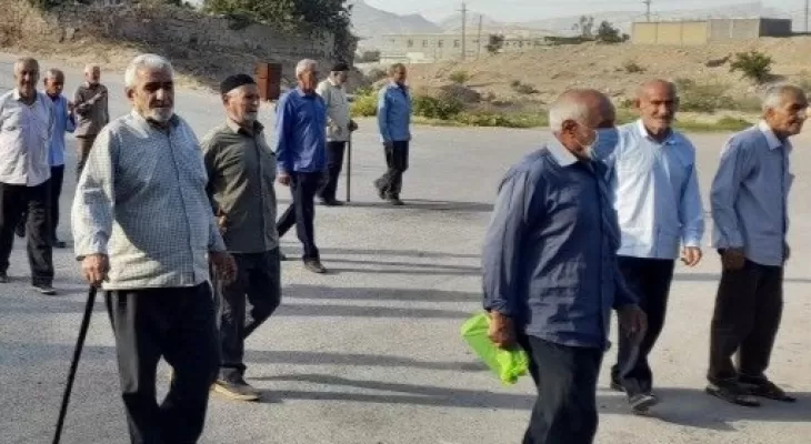 همایش پیاده‌روی سالمندان در لنده برگزار شد+ تصاویر