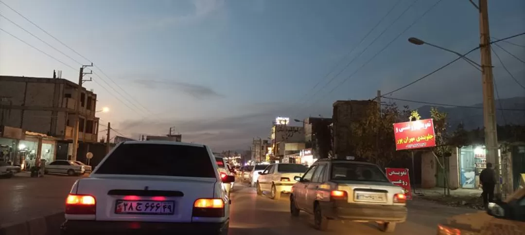 تصادف در بلهزار جاده اصفهان را بست+تصاویر