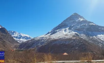 تصاویری از زمستان کم‌سابقه و کم‌برف کوه دنا