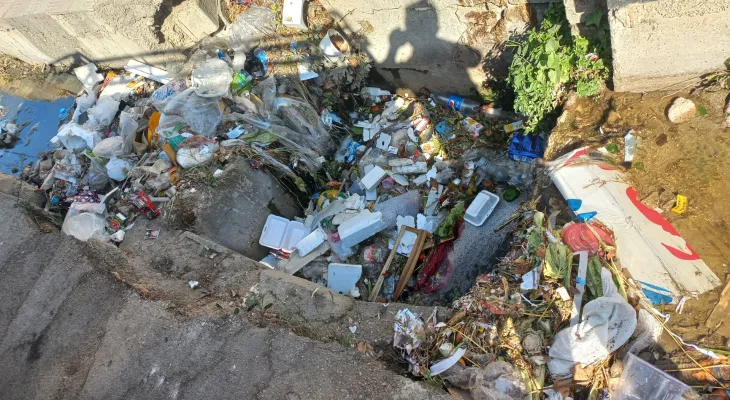 توجه به پاکسازی جداول یاسوج در آستانه فصل بارش‌ها