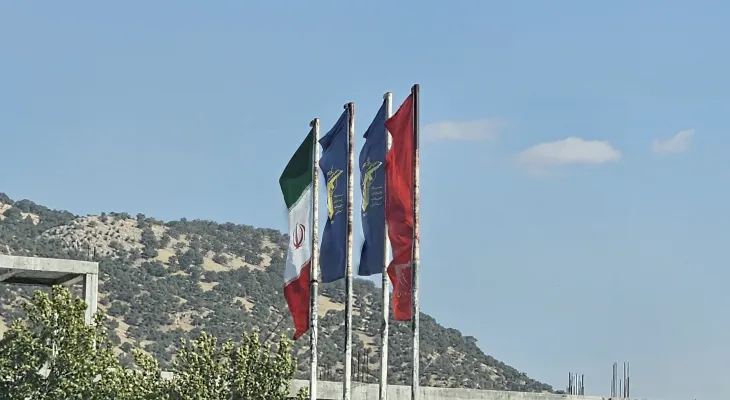 اهتزاز پرچم سپاه بعد از عملیات «وعده صادق ۲» در یاسوج