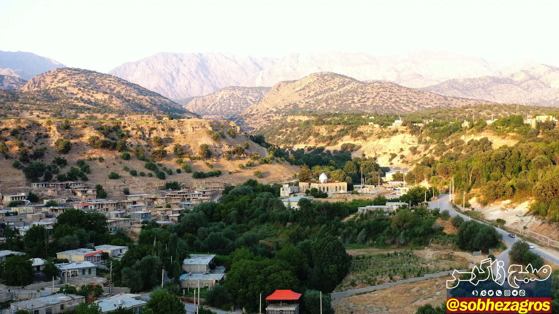 نقاشی زیبای پائیز در روستای توریستی کریک