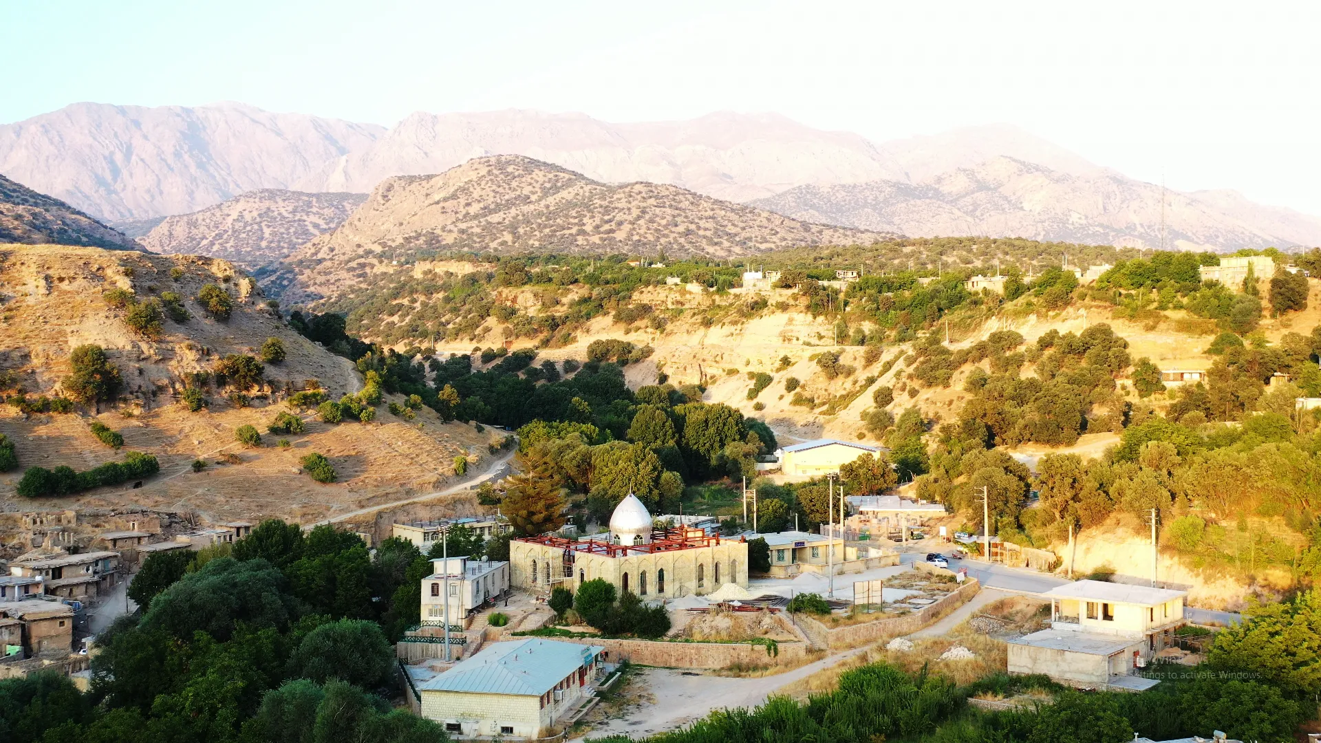 نقاشی زیبای پائیز در روستای توریستی کریک