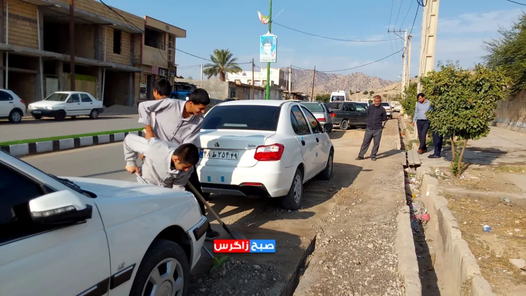 دانش‌آموزان لنده‌ای جور کم‌کاری مسئولان کشیدند