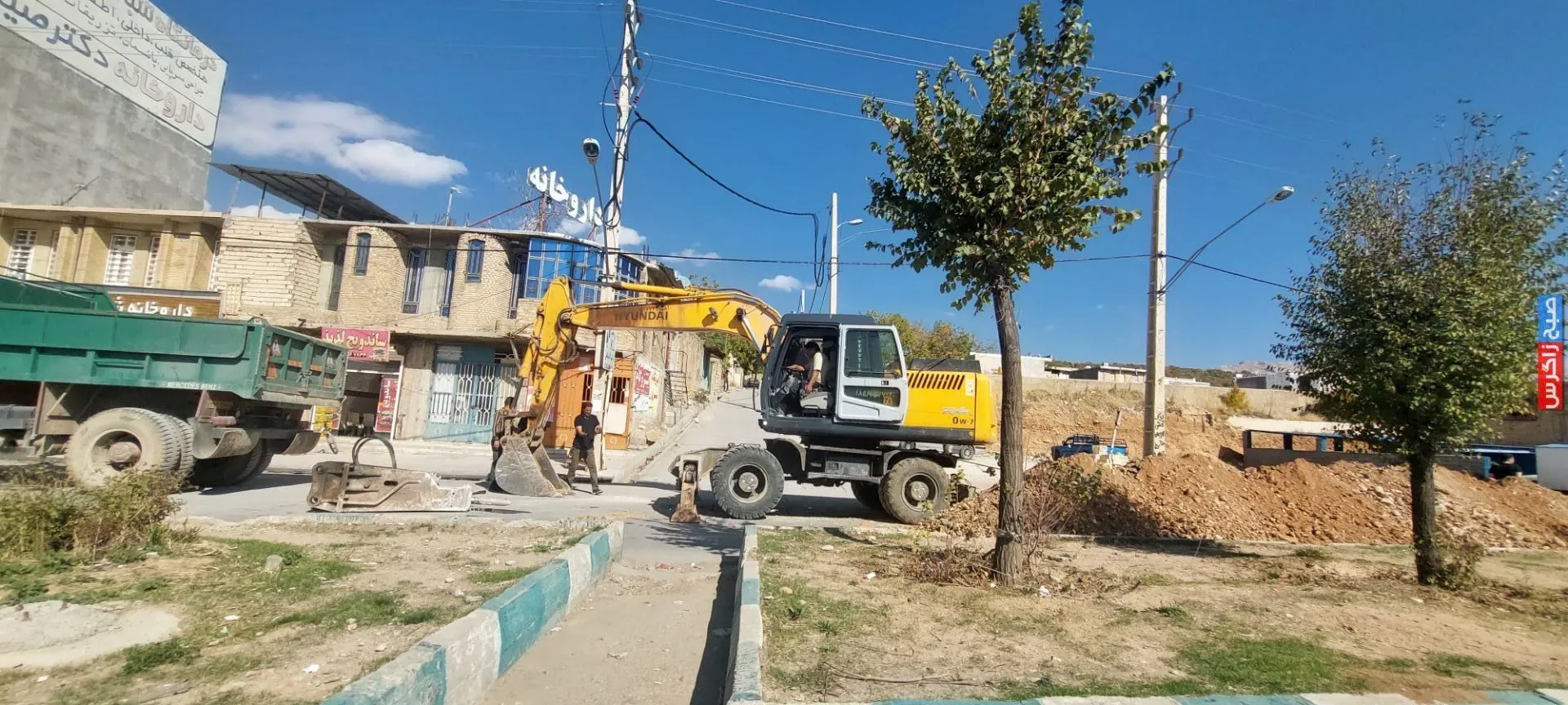 مسدود شدن جاده اصلی در بنسنجان و سردرگمی خودروها+ تصاویر