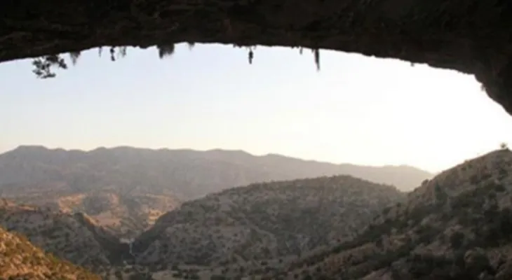 «گاکال»؛ غاری شگفت‌انگیز در کوه‌های باشت