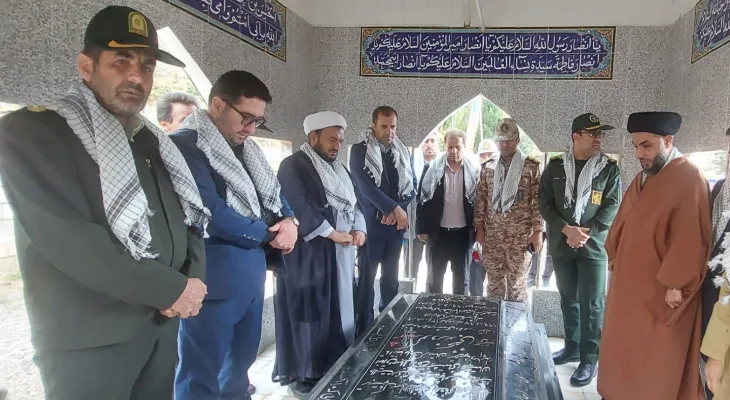 عطر افشانی گلزار مطهر شهدا در سی‌سخت