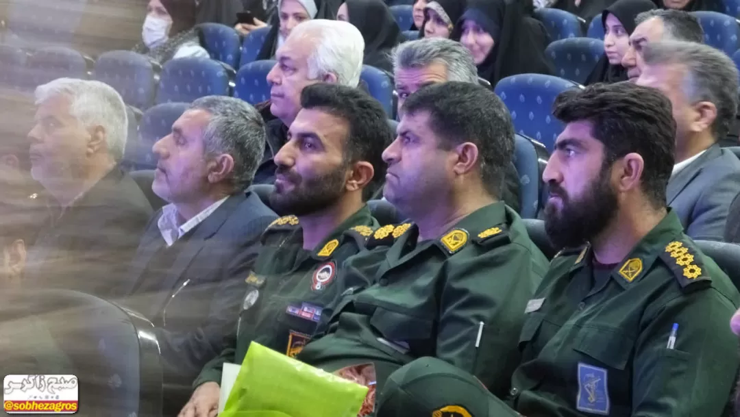 اشک‌های مادر «آرمان علی وردی»در گچساران+ تصاویر