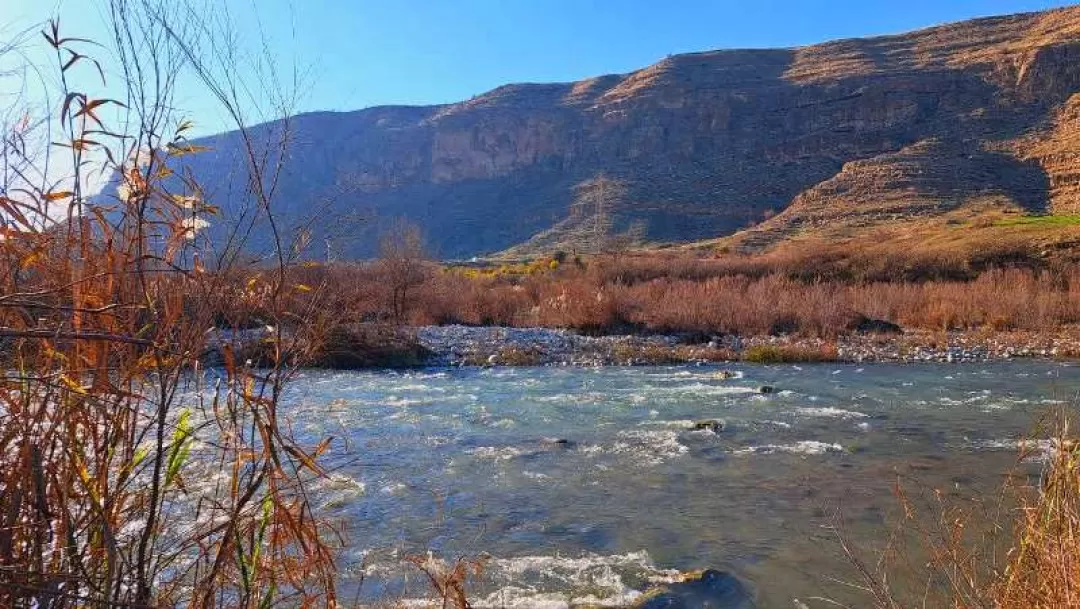 رودخانه «دهنو» در یک روز زمستانی