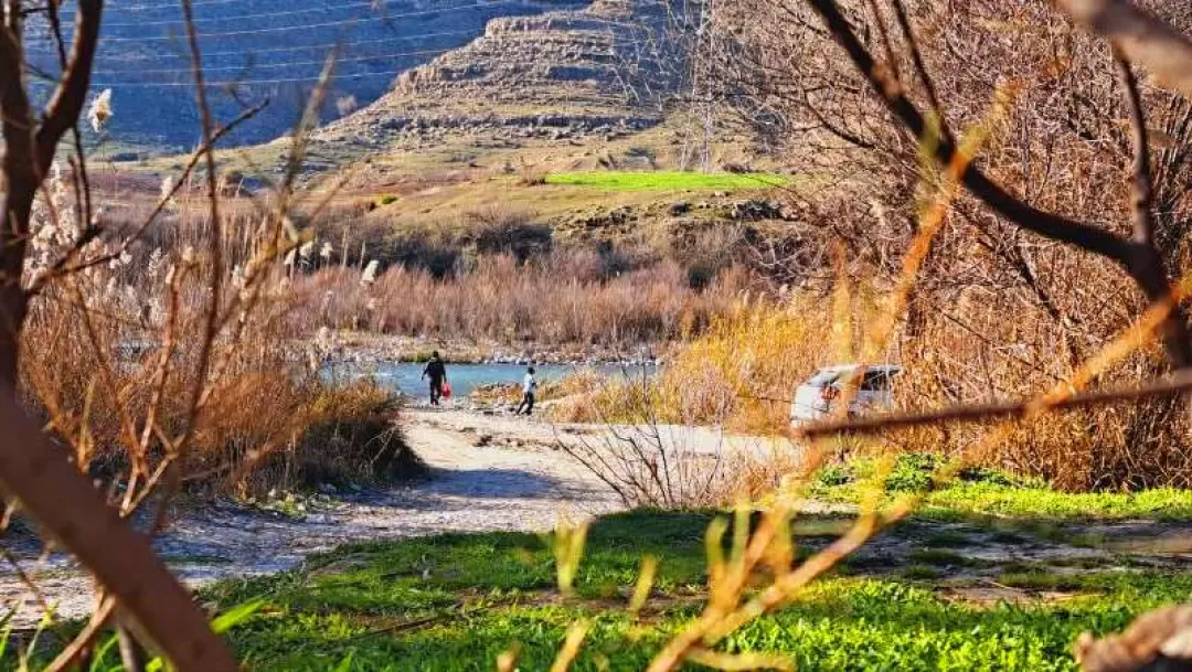 رودخانه «دهنو» در یک روز زمستانی