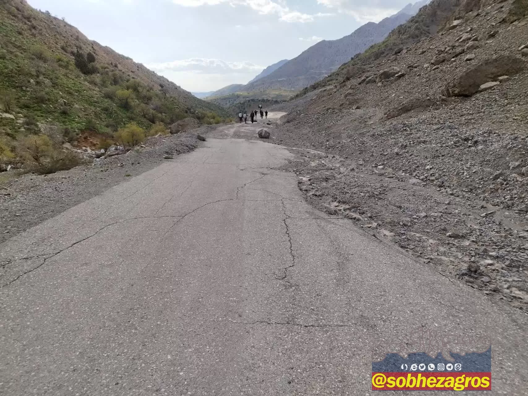 جاده دسترسی به منطقه کوه‌گل مسدود است