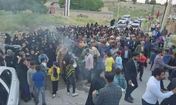 کاروان زیر سایه خورشید در روستای ده‌شیخ دنا