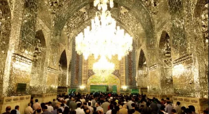 پیکرشهیدرئیسی در رواق دارالحفاظ حرم امام رضا‌خاکسپاری می‌شود