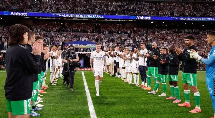 بدرقه باشکوه کروس: غم محض بدون اشک