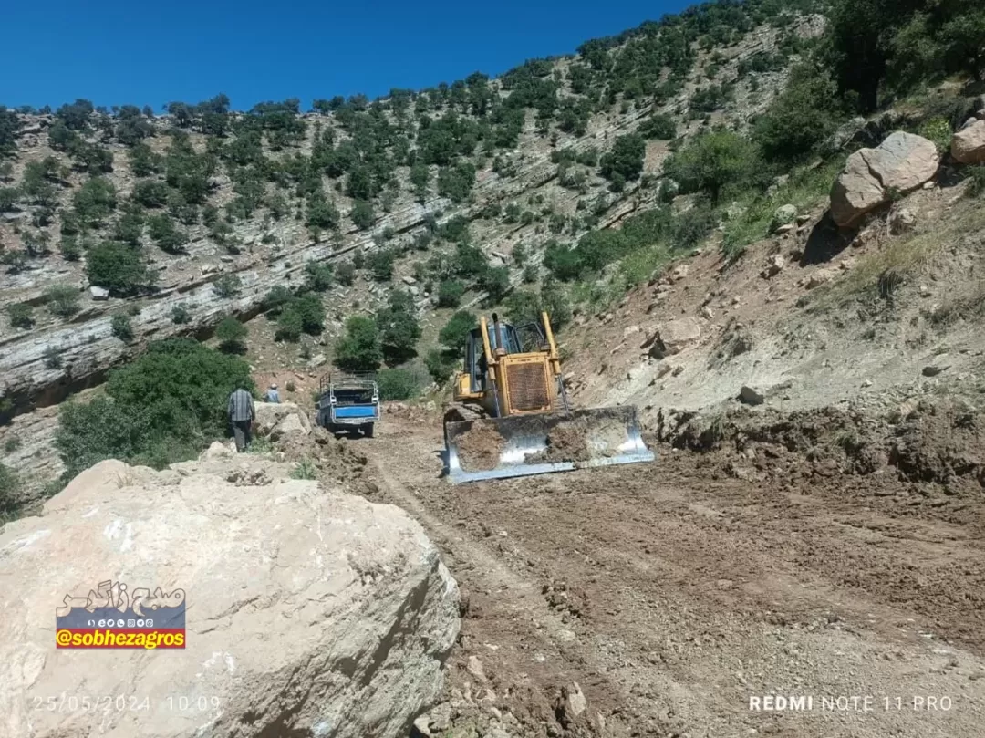 باز شدن جاده ارتباطی عشایری در کوه ساورز