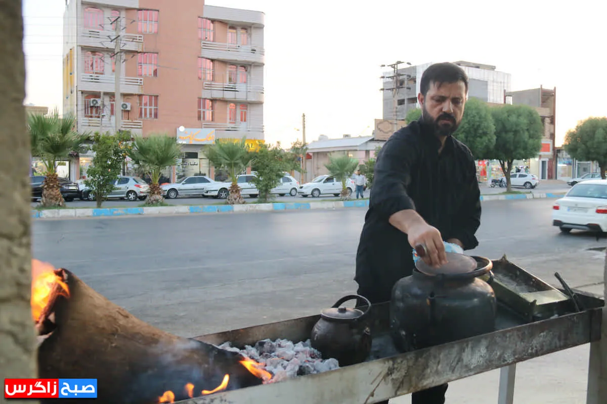 پذیرایی موکب محبین اهل‌بیت‌گچساران از زائران اربعین+ تصاویر