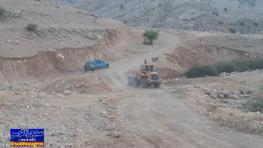 بازگشایی مسیر ارتباطی روستای «ماخره»