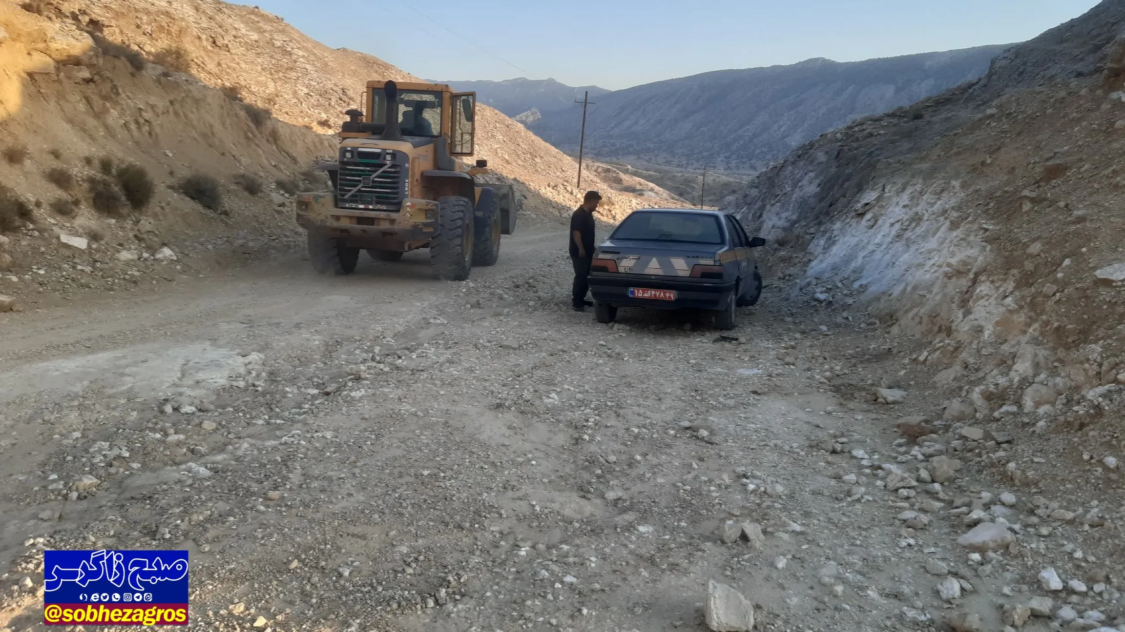 بازگشایی مسیر ارتباطی روستای «ماخره»