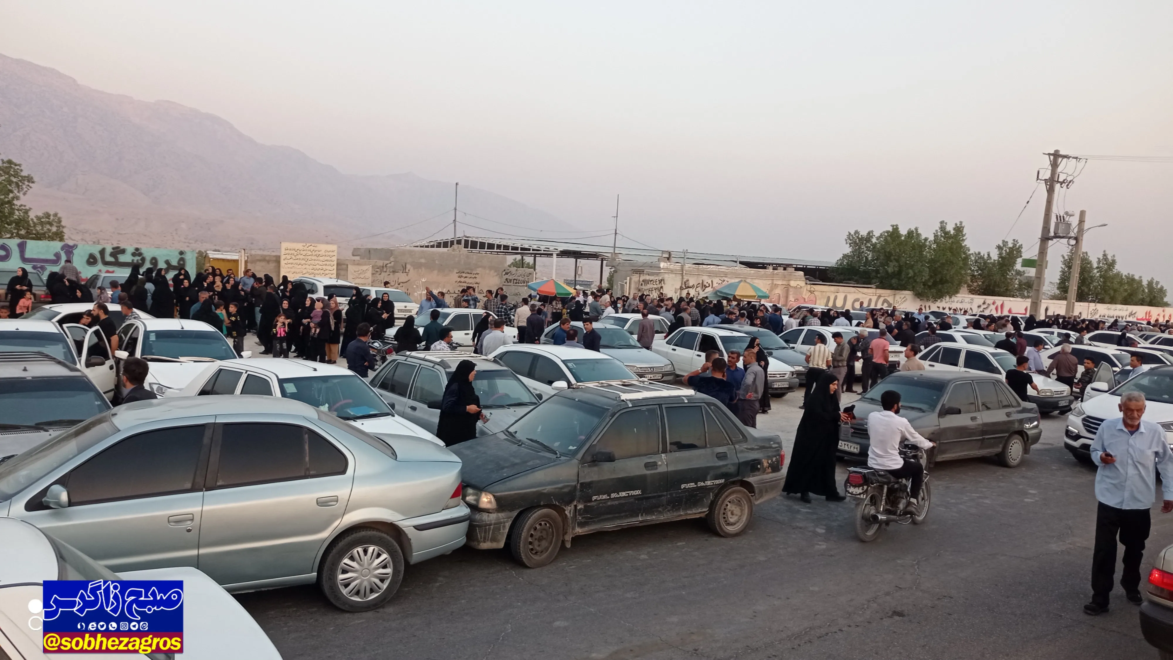 بُن بست جاده لیکک در اواخر هفته