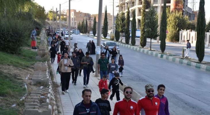 رقص قدمها در پیادهروی خانوادگی یاسوج