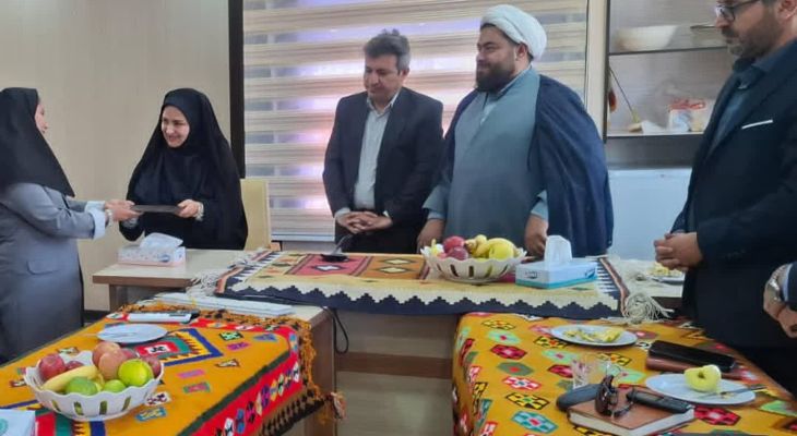 تجلیل از بانوی نمونه عشایری استان کهگیلویهوبویراحمد