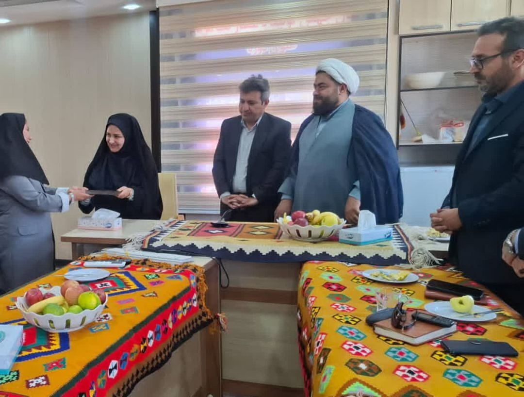 تجلیل از بانوی نمونه عشایری استان کهگیلویهوبویراحمد