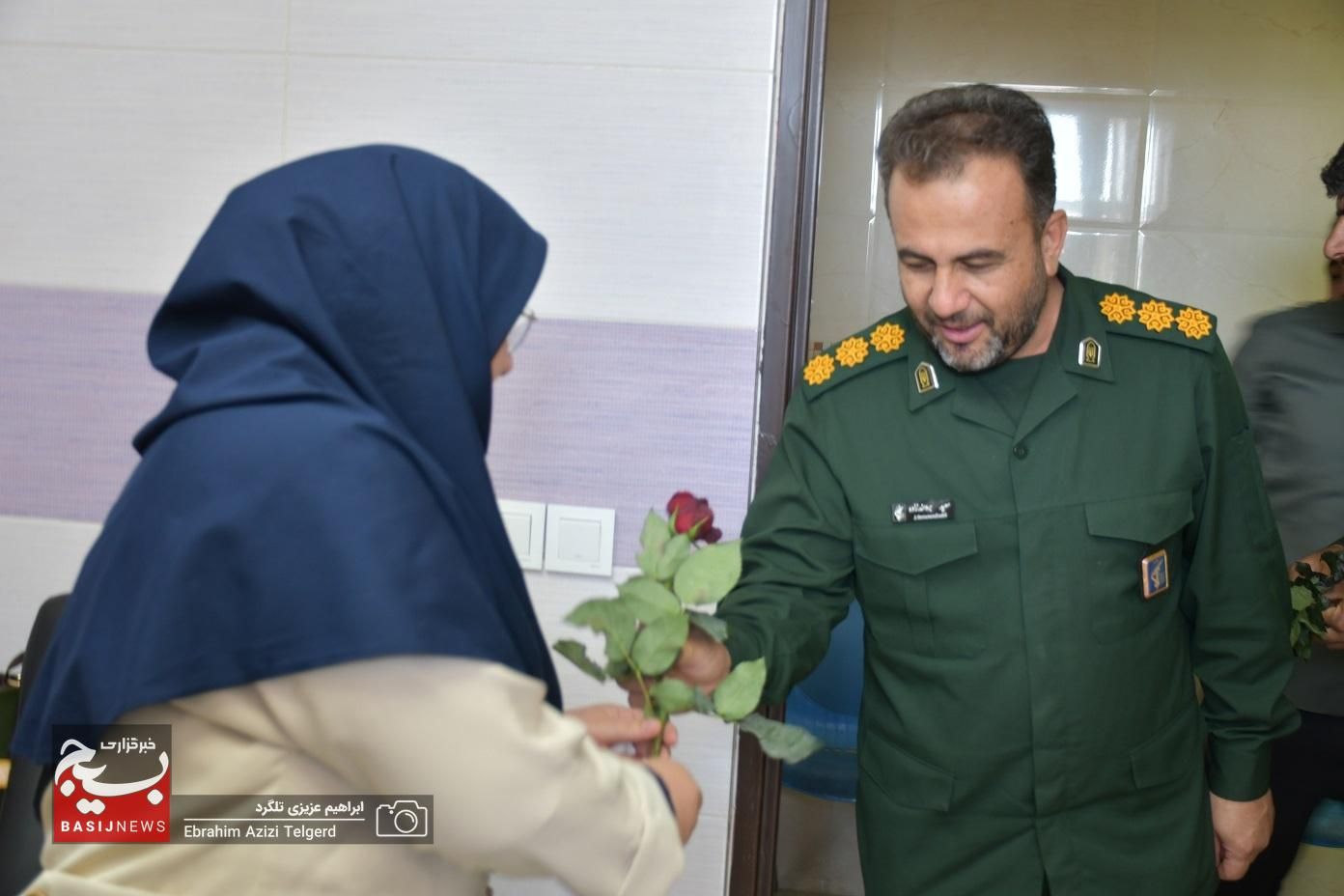 فرمانده سپاهفتح از پرستاران درمانگاه امامصادق(ع) تجلیل کرد