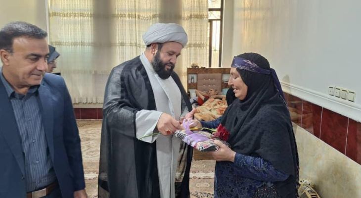 تجلیل از مادران و همسران معلولان در یاسوج