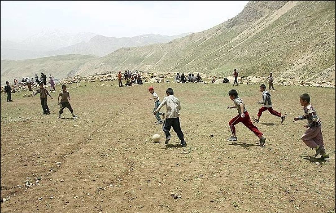 جوانان روستاهای ساداتمحمودی؛ استعدادهایی که زمینبازی ندارند