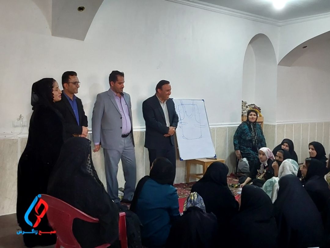 تمرکز بر توانمندسازی بانوان لندهای در صنایعدستی