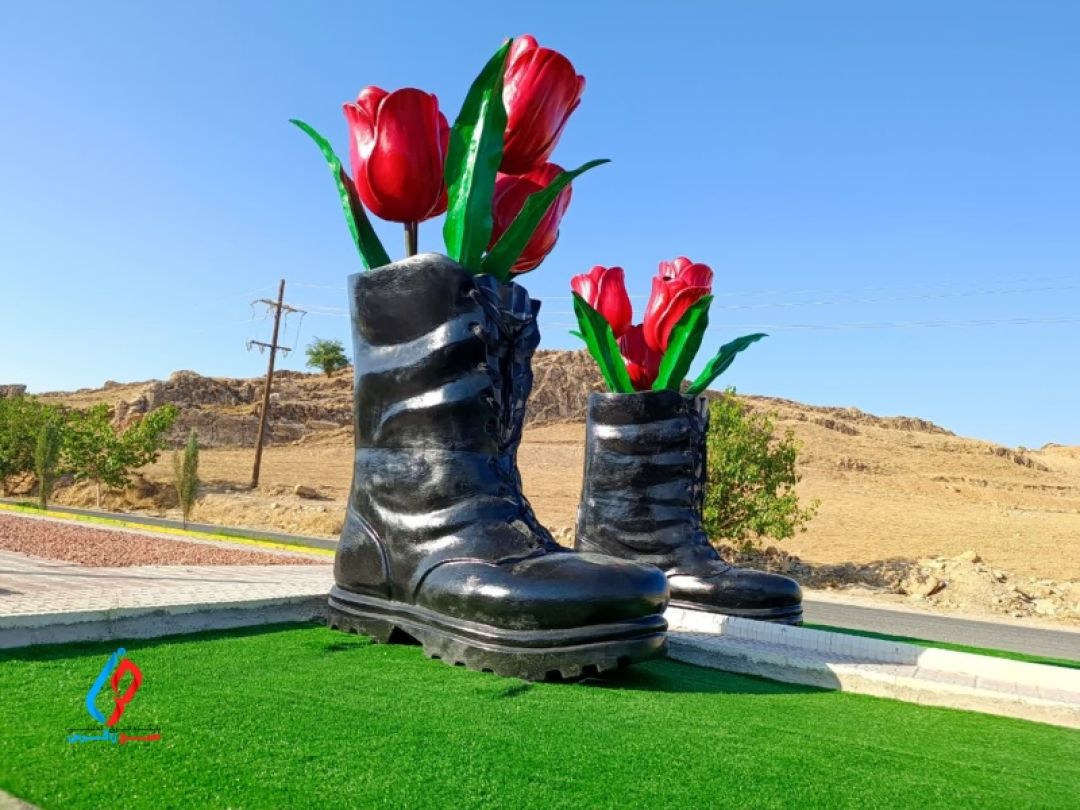 نماد «دفاع مقدس» در شهر سوق