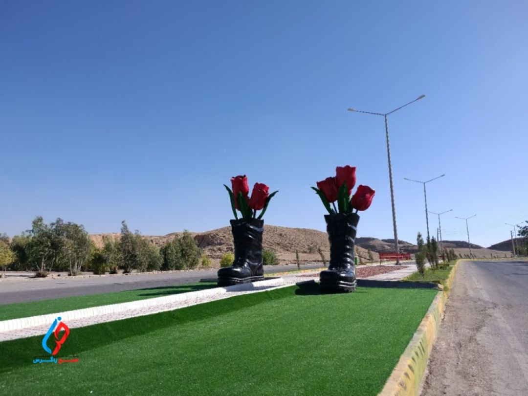 نماد «دفاع مقدس» در شهر سوق