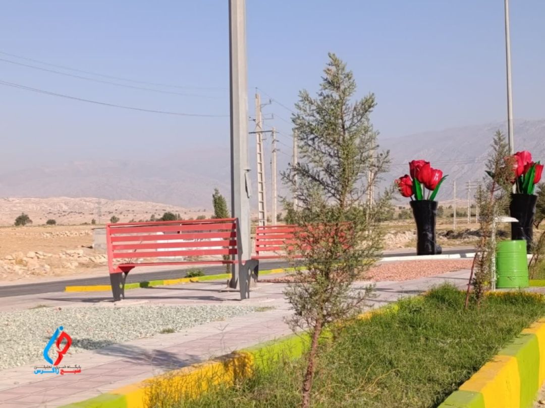 نماد «دفاع مقدس» در شهر سوق