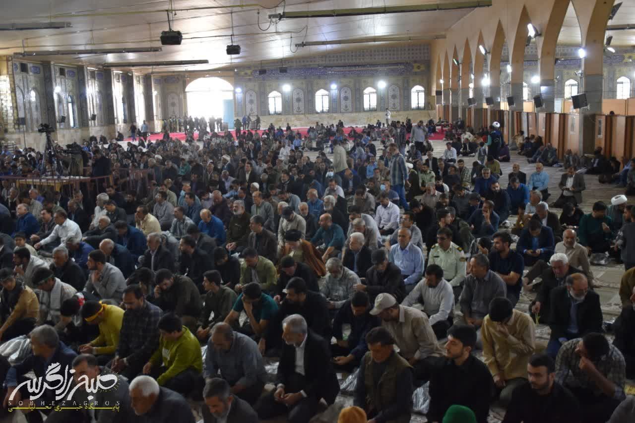 حضور پرشور مردم یاسوج در نماز جمعه