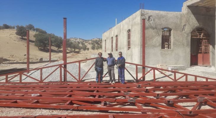 شاهکار خیرخواهانه مردم «گِردَوَه» برای احداث سایه‌بان امامزاده