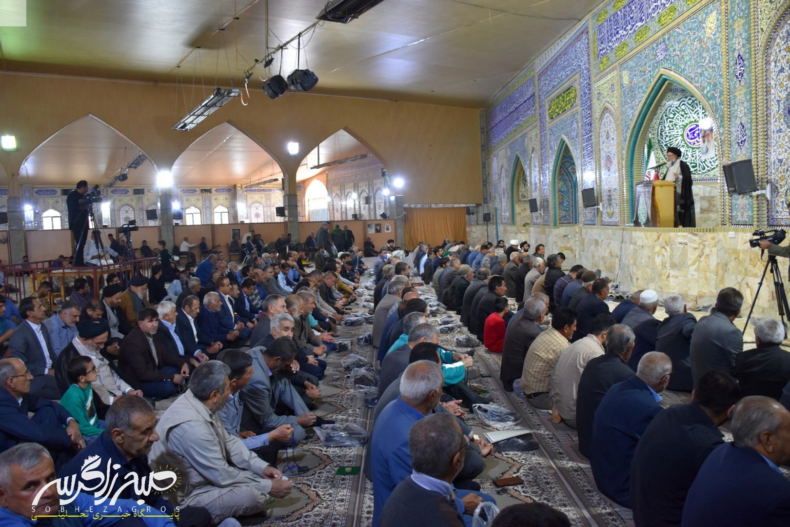 تصاویر ماندگار نماز جمعه یاسوج