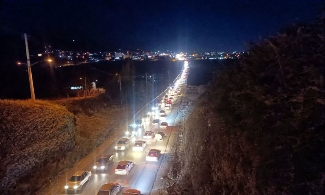 سایه سنگین یک پل بر شریان حیاتی یاسوج