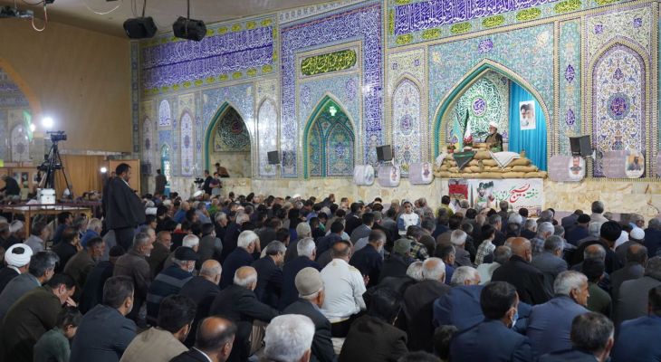 شکوه نماز جمعه در سایه‌سار دنا