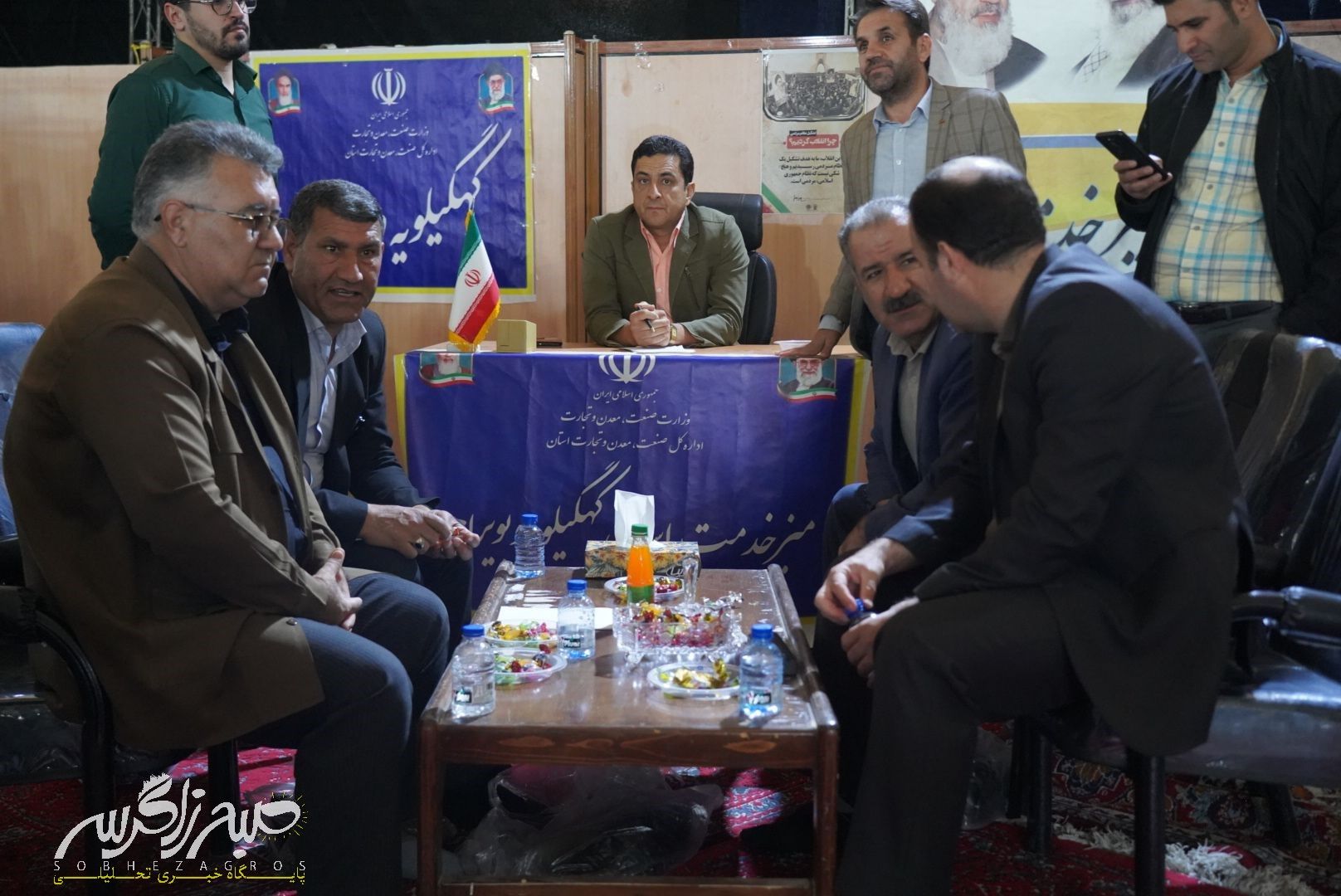 شکوه نماز جمعه در سایه‌سار دنا