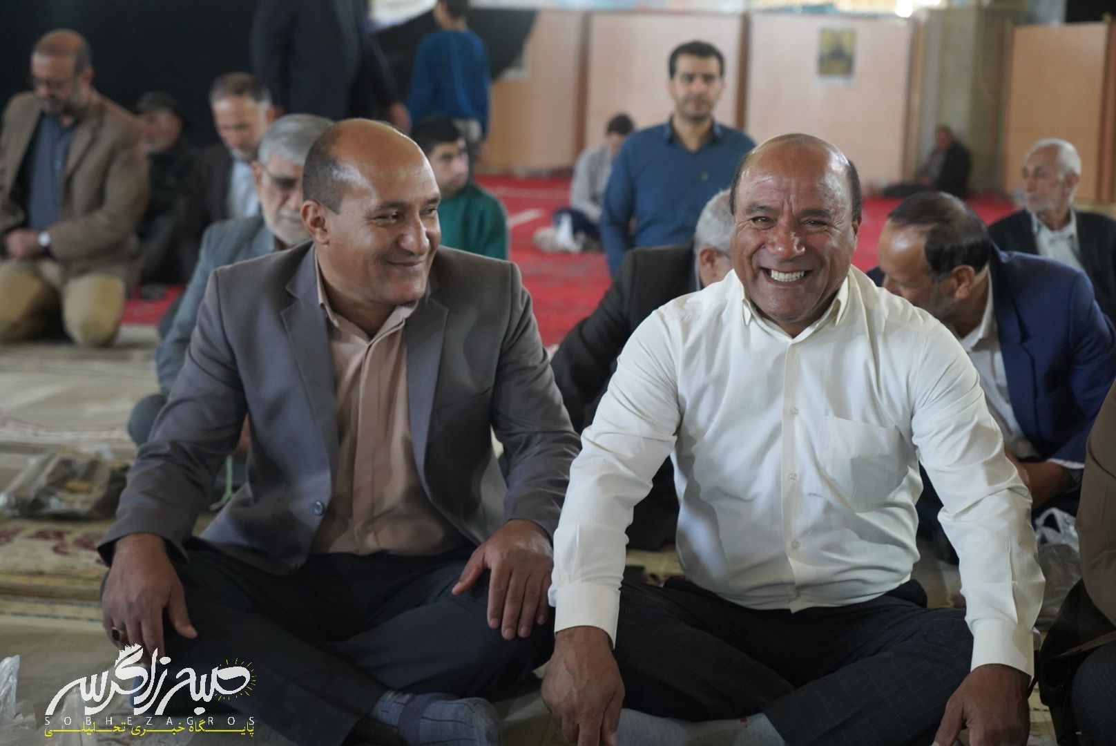 شکوه نماز جمعه در سایه‌سار دنا