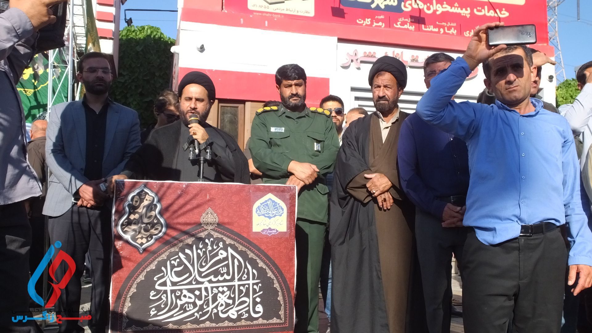 وداع جانسوز گچسارانی‌ها با لاله‌های فاطمی