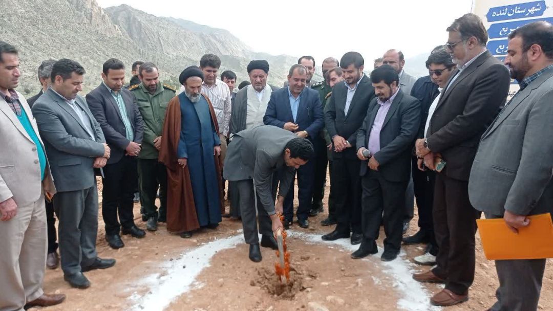 هنرمندان لنده‌ای همچنان چشم‌انتظار تکمیل فرهنگسرا