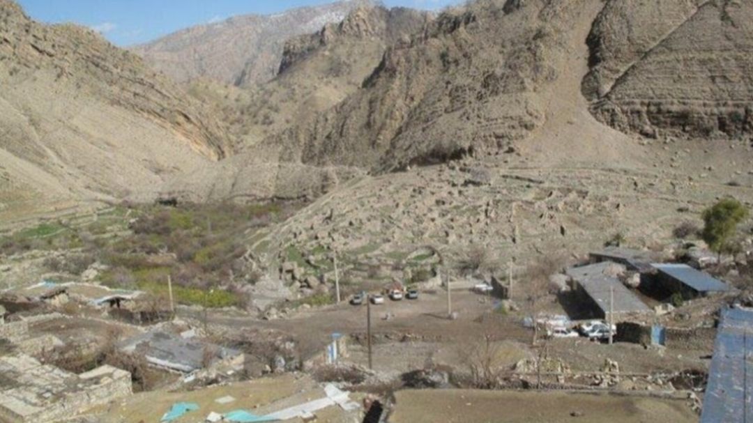 گلایه اهالی روستای فتح‌باشت از کمبود ابتدایی‌ترین امکانات