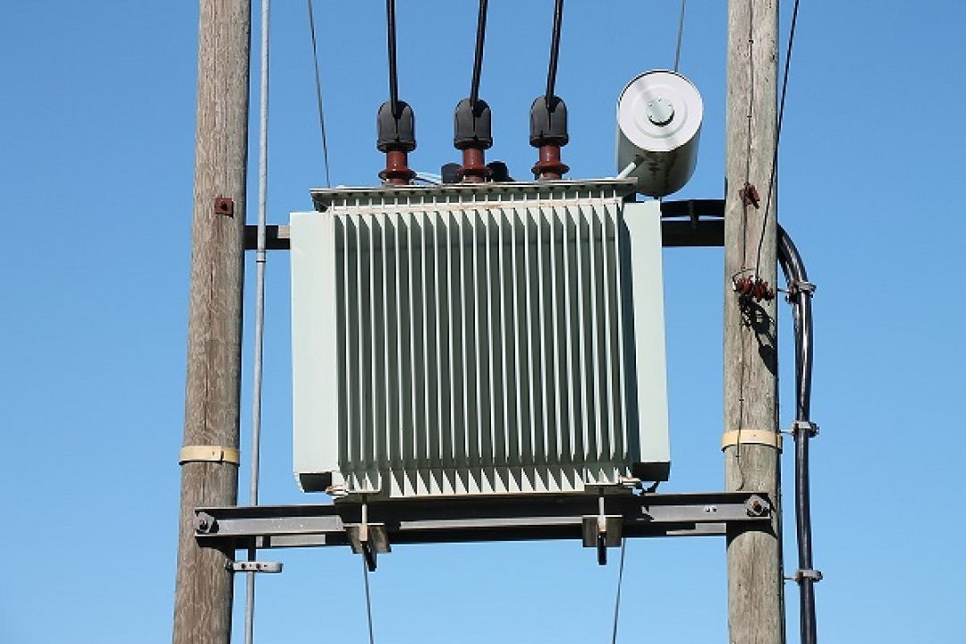 سوختن ۴ ترانسفورماتور در کهگیلویه بر اثر صاعقه