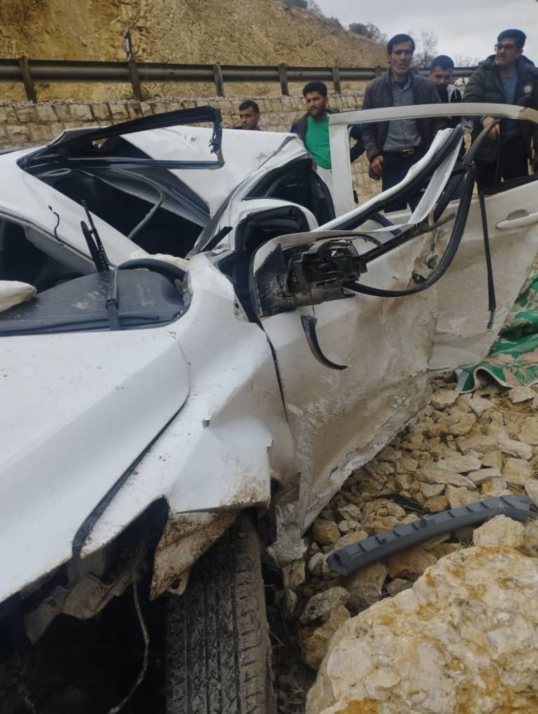 سقوط شاهین یک قربانی گرفت