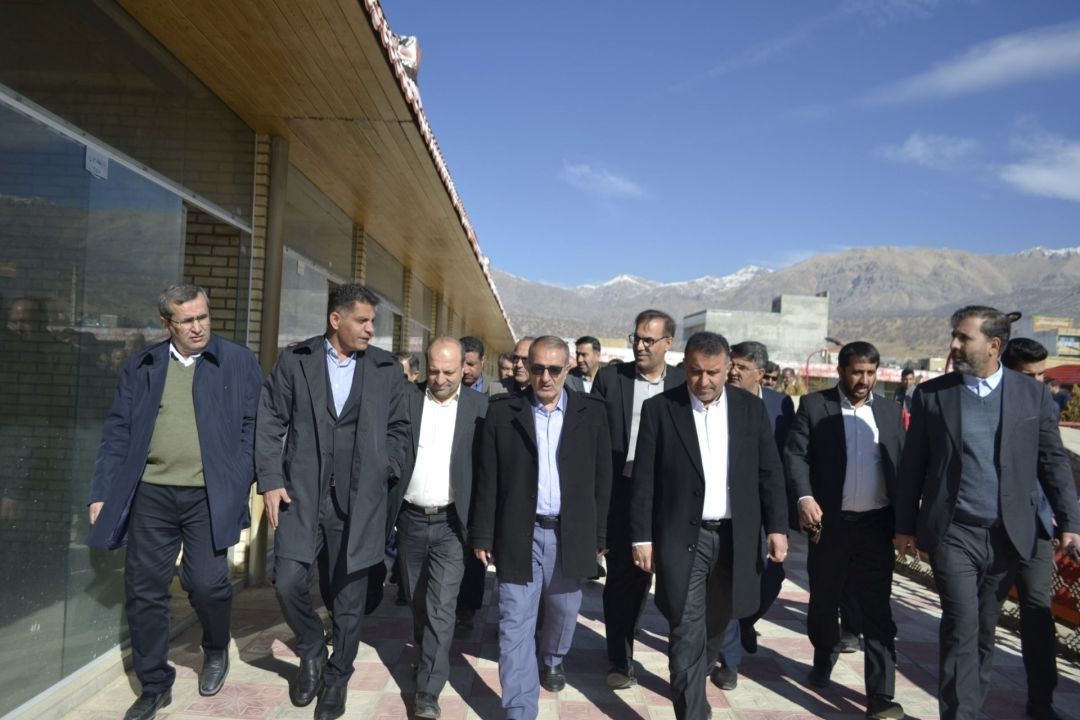 آیا رحمانی می‌تواند جلوی «مافیای جمعه‌بازار» بایستد؟