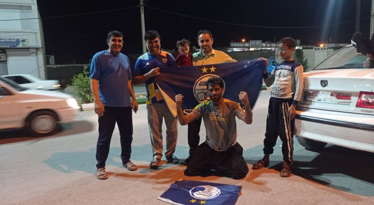 آبی‌های بهمئی به خیابان ریختند