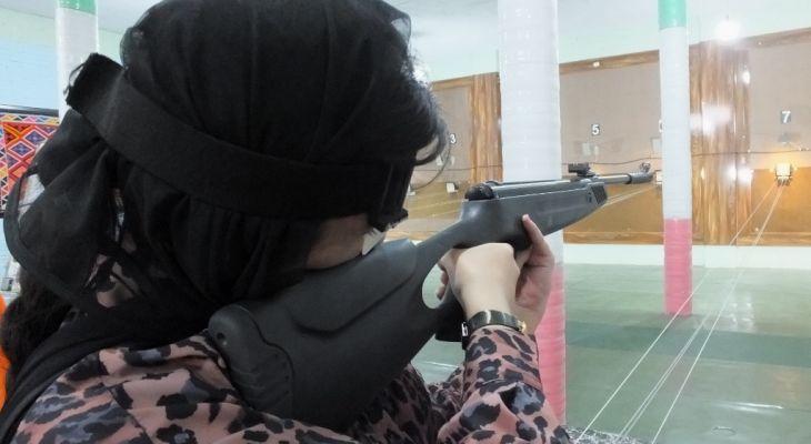 رقابت دانشجویان در مسابقات تیراندازی گچساران+ تصاویر