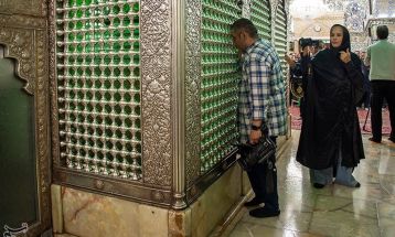 غبارروبی و زیارت مضجع شریف حضرت شاهچراغ(ع)