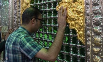غبارروبی و زیارت مضجع شریف حضرت شاهچراغ(ع)
